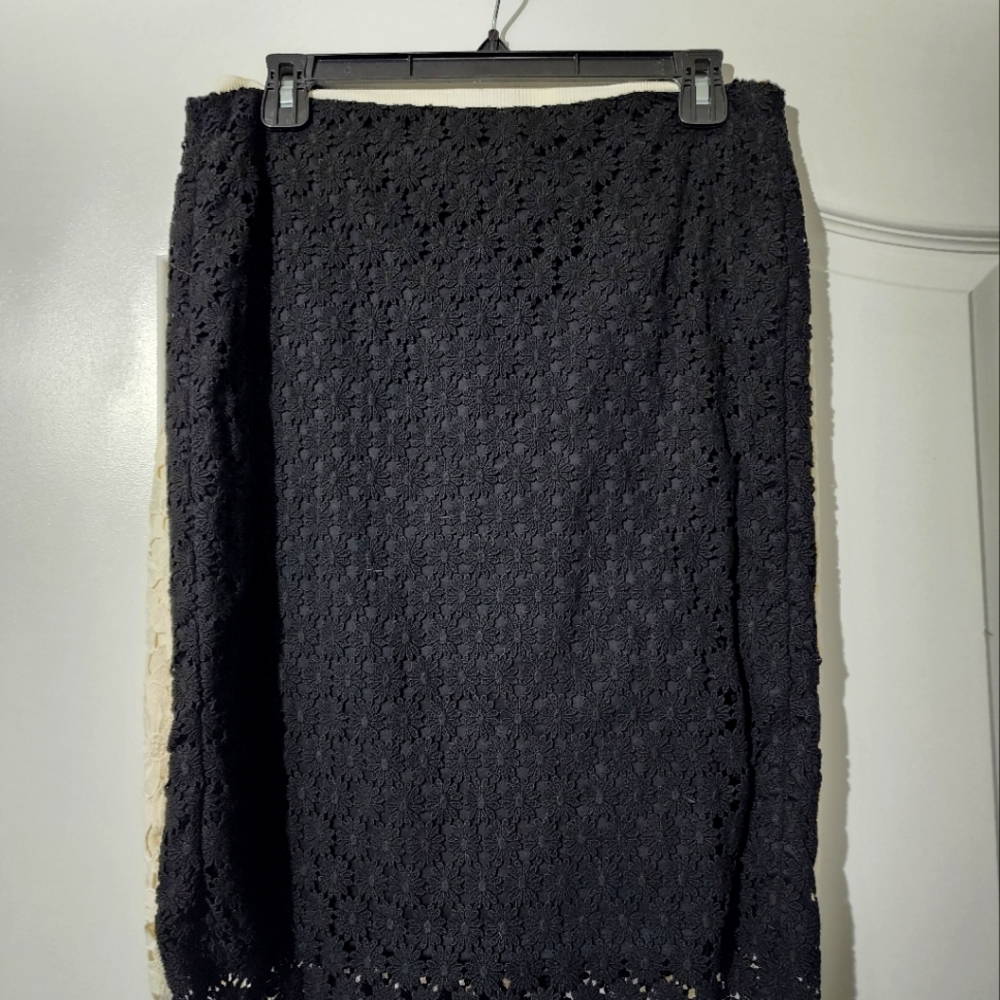 Womens Size M lace Skirts